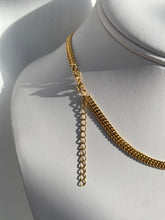 Load image into Gallery viewer, Detailed Gold Necklace
