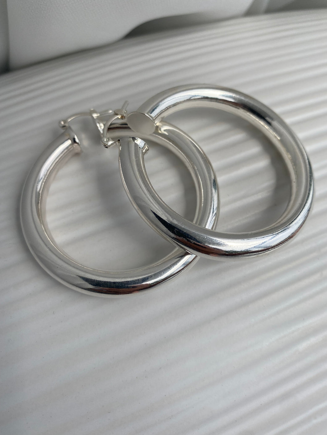 Monaé Silver Hoops