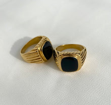 Load image into Gallery viewer, Onyx Gold Ring
