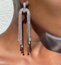 Load image into Gallery viewer, Cicely Crystal Earrings
